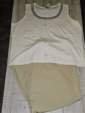 2 Pc Women’s Cream Knit Tank Top and Tan Pants Bundle NWT